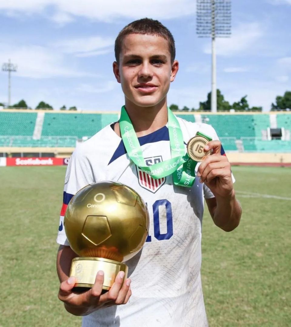 亚博-罗马迎荷甲关键赛，今夜迎来里程碑，更衣室稳定，年轻球员得到机会的简单介绍-亚博